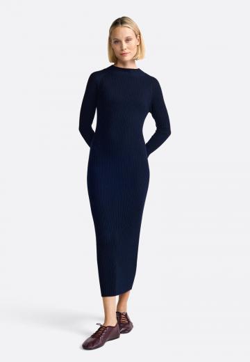 Вязаное платье