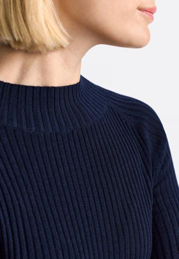 Вязаное платье