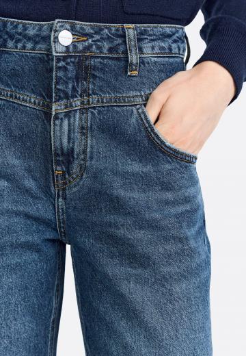 Короткие джинсы