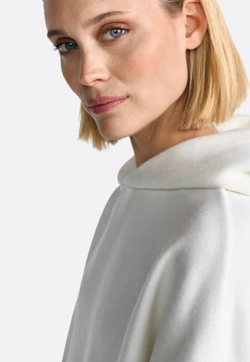 Пуловер с капюшоном