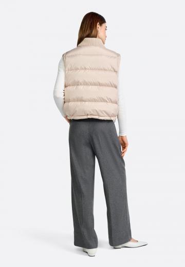 Пуховой жилет