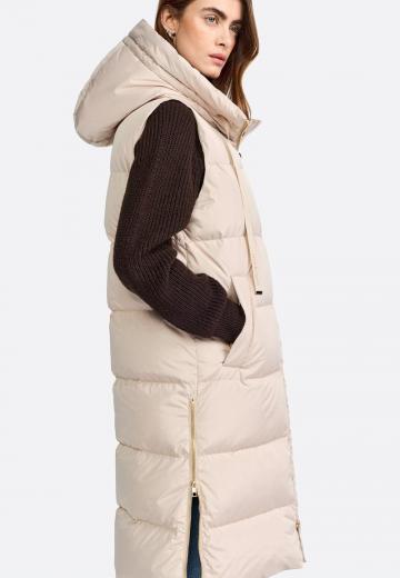 Длинный жилет