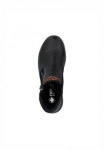 Сапожки на танкетке