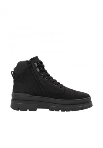 Ботинки на шнуровке