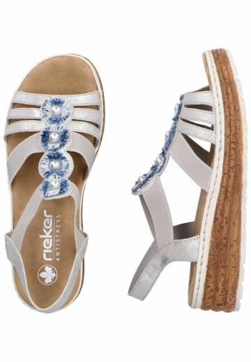 Босоножки на танкетке