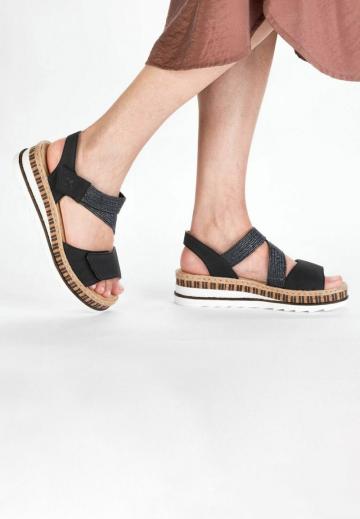 Босоножки на танкетке