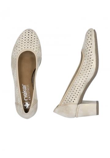 Туфли с высоким носом