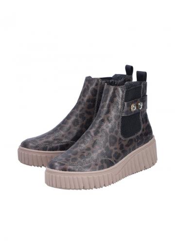 Сапожки на танкетке