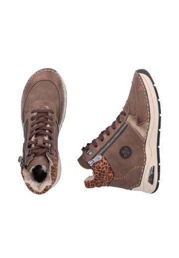 Сапожки на танкетке