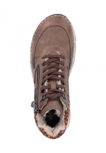 Сапожки на танкетке