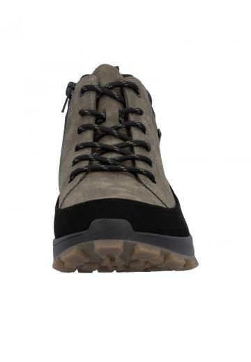 Ботинки на шнуровке