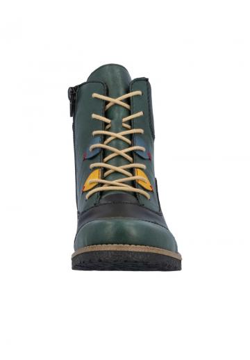 Ботинки на шнуровке