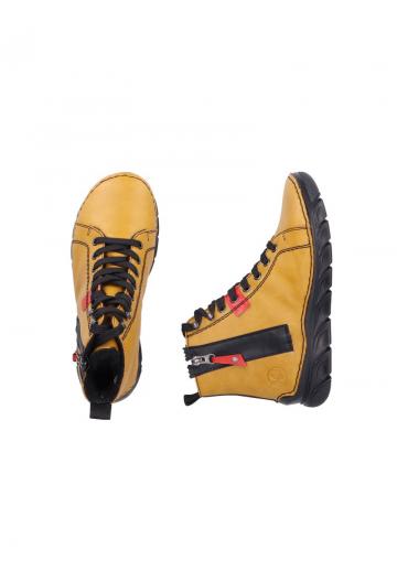 Сапожки на танкетке