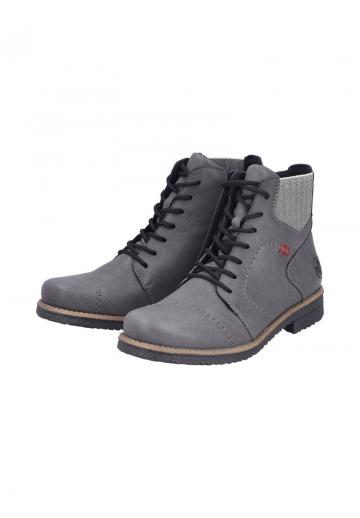 Ботинки на шнуровке