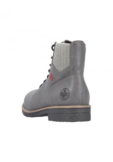 Ботинки на шнуровке