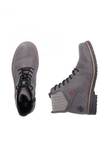 Ботинки на шнуровке