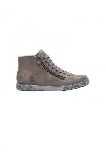 Ботинки на шнуровке