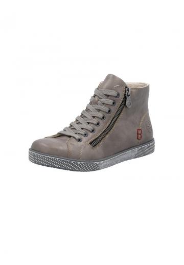 Ботинки на шнуровке