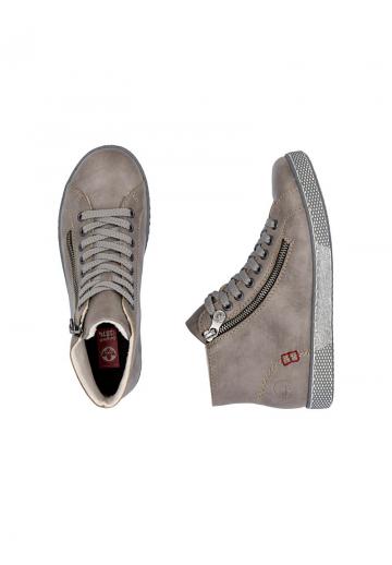 Ботинки на шнуровке