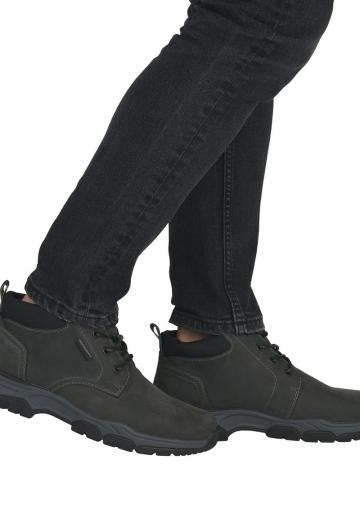 Ботинки на шнуровке
