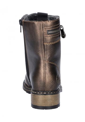 Ботинки на шнуровке