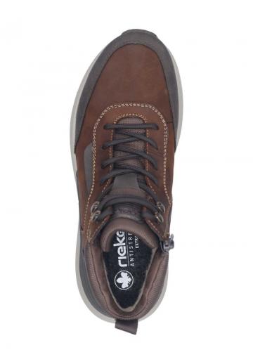 Ботинки на шнуровке