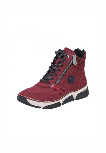 Сапожки на танкетке