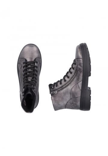 Ботинки на шнуровке