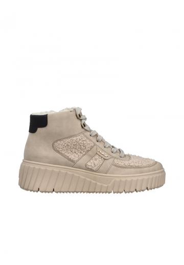 Сапожки на танкетке