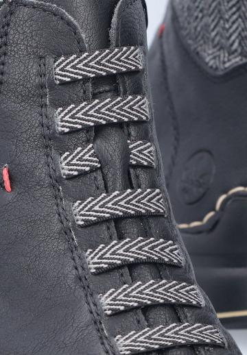 Зимние ботинки