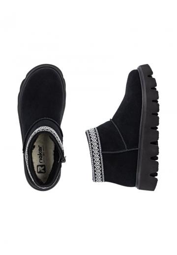 Сапожки на танкетке