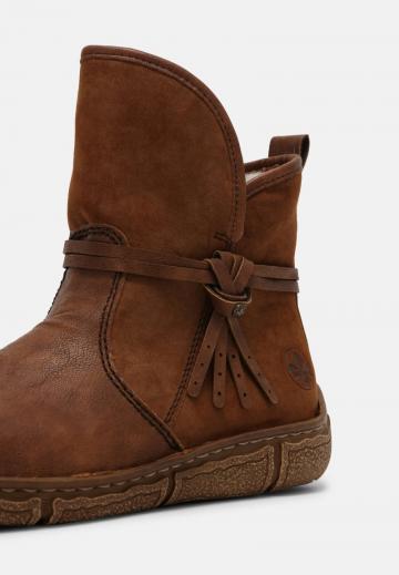 Зимние ботинки