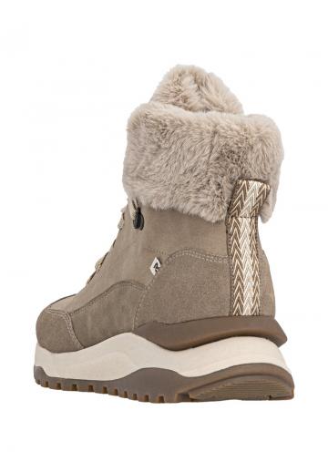 Сапожки на танкетке