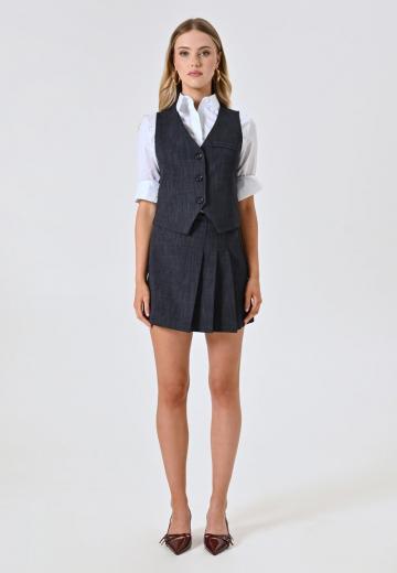 Джинсовая жилетка