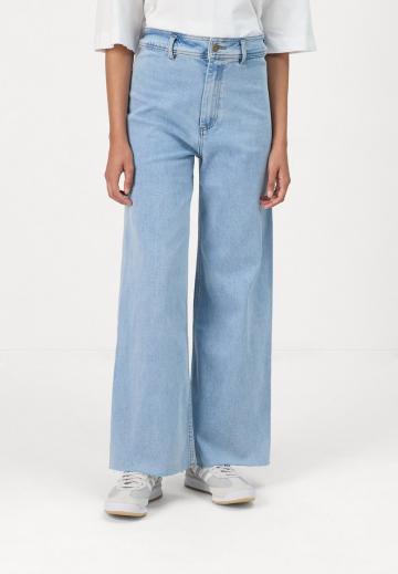 Клешеные брюки