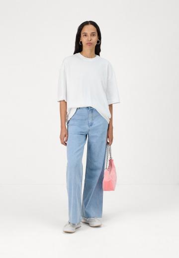 Клешеные брюки