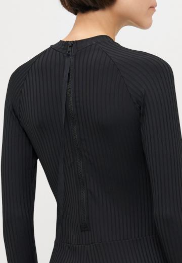 Слитный купальник