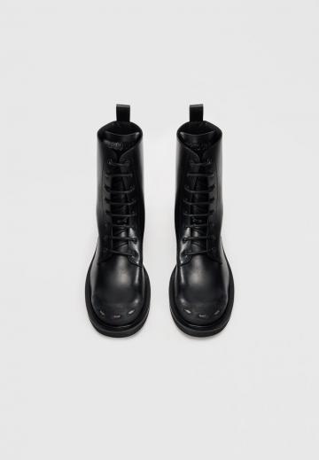 Ботинки на шнуровке