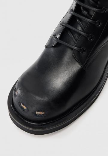 Ботинки на шнуровке