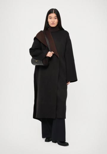 Шерстяное пальто