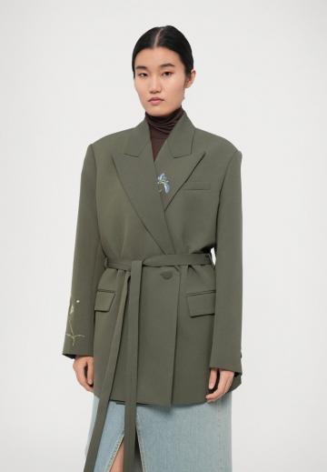 Длинный блейзер