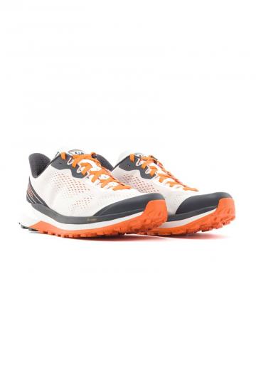 Беговые кроссовки