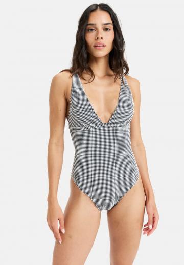 Слитный купальник