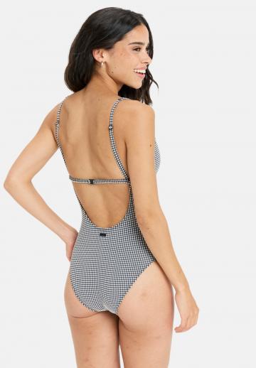 Слитный купальник