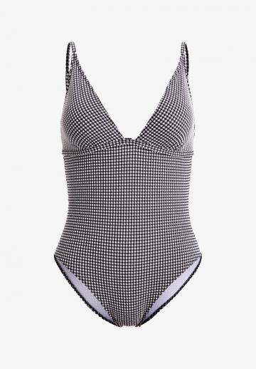 Слитный купальник