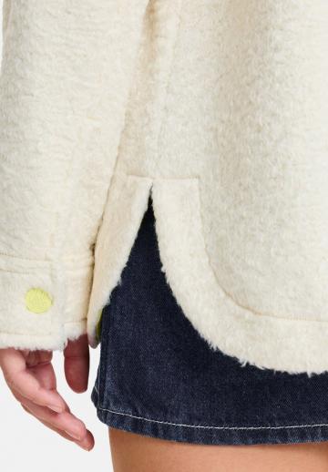 Короткое пальто