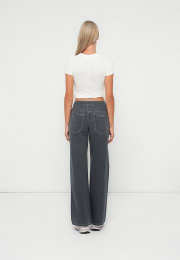 Прямые джинсы