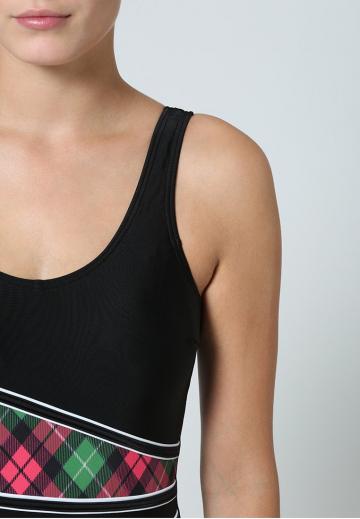 Слитный купальник