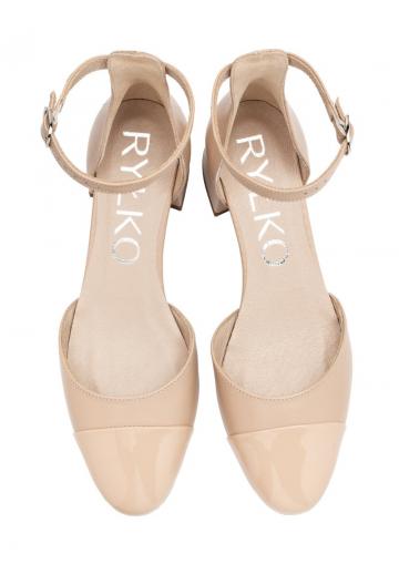 Туфли с ремешком