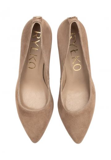 Туфли с высоким носом